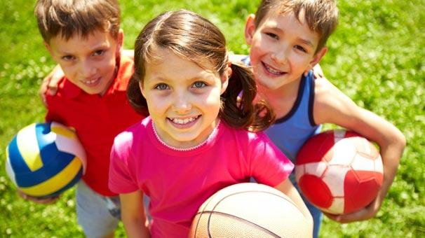 <p>1- Çocukluk döneminde, ebeveyn kontrölünde başlayarak, spor alışkanlığı her bireye mutlaka kazandırılmalı</p>
