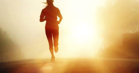 <p>Sağlığımız için haftada 150 dakika tempolu yürüyüş ve koşuyu öneren uzmanlar, alınacak bazı önlemlerle yaralanma ve sakatlanmaların önüne geçilebileceğine dikkat çekiyor.</p>
