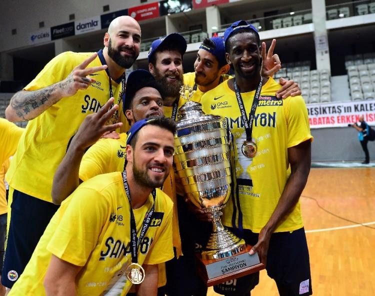 <p>Spor Toto Basketbol Süper Lig'de 2016-2017 sezonu şampiyonu Fenerbahçe oldu.</p>
