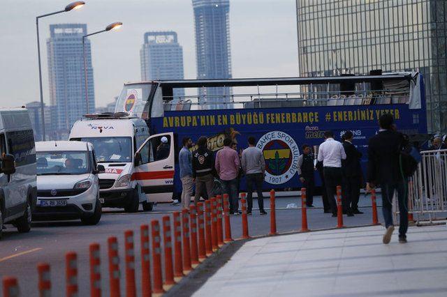 <p>Turkish Airlines Euroleague'de şampiyonluğunu ilan eden Fenerbahçe Erkek Basletbol Takımı, Bağdat Caddesi'nde şampiyonluk turu attı.</p>

