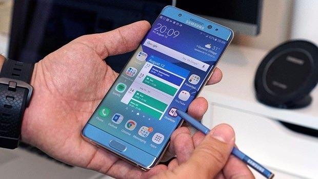 <p>Katlanabilir bir akıllı telefonun patentini alan şirketin bu özelliği Note 8 ile sunması bekleniyor.</p>

<p> </p>
