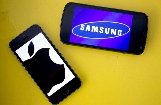 <p>Samsung ve Apple arasındaki akıllı telefon mücadelesi sürüyor. iPhone 7, Plus ve RED modelleri karşısında Samsung, Galaxy S8 ve S8+ serisini tanıttı.</p>
