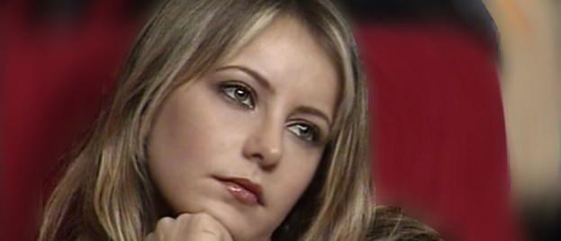 <p>Dizi ve sinema oyuncusu Vildan Atasever de Türk bayrağı fotoğrafıyla birlikte iki dilde paylaştığı mesajda, 'Türkiye'yi asla bölemeyeceksiniz. Asla vazgeçmeyeceğiz. Amacınıza ulaşamayacaksınız. Elbet bir gün geldiğiniz gibi gideceksiniz. Teröre lanet olsun.' değerlendirmesinde bulundu.</p>

<p> </p>
