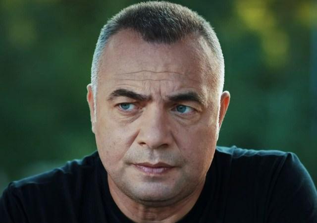 <p>Oyuncu Oktay Kaynarca mesajında, 'Başın sağ olsun memleketim. Başın var olsun, dik olsun memleketim. Mekanınız cennet olsun kardeşlerim.' cümlelerine, Ali Nuri Türkoğlu ise 'Başaramayacaksınız. Tüm Türkiye olarak, ölenlere Allah'tan rahmet, yaralılara acil şifalar, milletimize metanet diliyoruz.' ifadelerine yer verdi.</p>

<p> </p>
