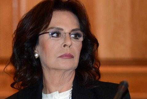 <p>Yeşilçam oyuncusu Hülya Koçyiğit'in tepkisi ise 'İstanbul'da gerçekleştirilen bu hain terör saldırısını, destekçilerini lanetliyor, yaralılara Allah'tan acil şifalar diliyorum.' şeklinde oldu.</p>
<p> </p>