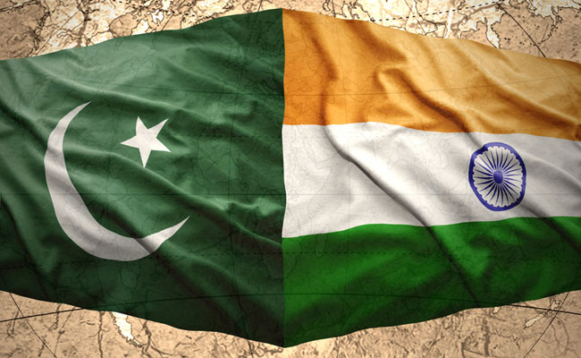 <p>2006 yılında üyelik başvurusu yapan Pakistan ve 2014 yılında üyelik başvurusu yapan Hindistan'ın 2017'de ŞİÖ'ye üye olmaları bekleniyor.<br />
<br />
Örgütün diyalog ortakları ise...</p>
