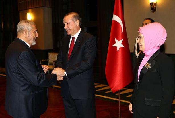 <p>Yapımına Recep Tayyip Erdoğan’ın başbakanlığı döneminde başlanan Cumhurbaşkanlığı Sarayı’nda ilk resepsiyon öğretmenlere oldu.</p>
