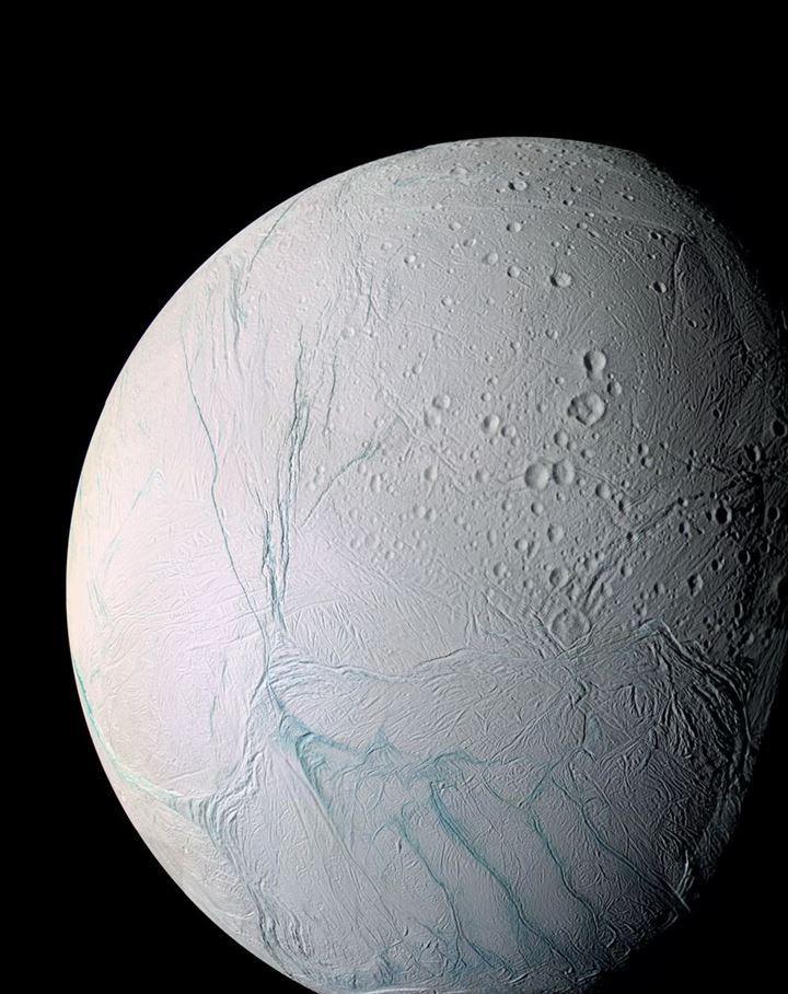 <p>Satürn'ün ayı Enceladus - 9 Mart ve 14 Temmuz 2005 arası </p>

<p> </p>
