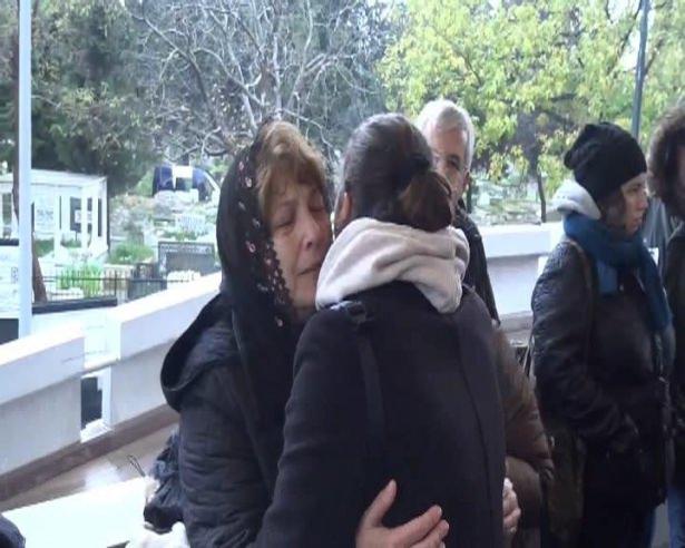 <p>Kayasu için bugün Üsküdar Şakirin Camii’nde öğle vakti cenaze töreni düzenlendi. </p>
