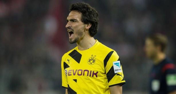 <p><strong>Yılın transferi resmen açıklandı</strong></p>
<p>Borussia Dortmund, takımın önemli yıldızlarından Mats Hummels'in gelecek yıl Bayern Münih'e katılmak için kendilerinden izin istediğini açıkladı.</p>