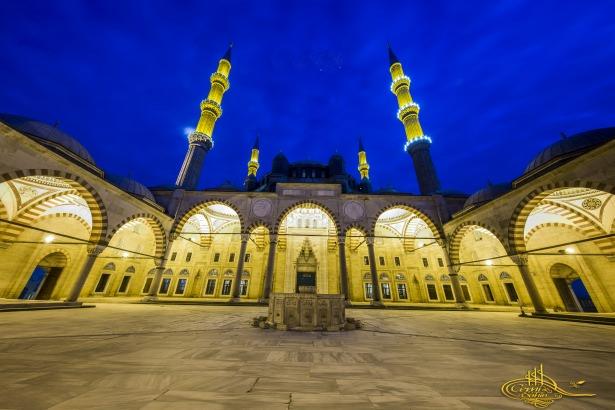 <p>Selimiye Cami Avlu 1568-1575</p>
