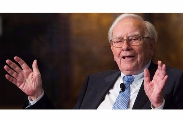 <p><strong>2. Warren Buffet / Berkshire Hathaway</strong></p>

<p>6:45'te uyanıp ofise gitmeden önce günlük gazeteleri okuyor. Gerçek bir okuma delisi; günün yüzde 80'ini okuyarak geçiriyor. Günde ortalama 500 sayfa okuyor. Geceden itibaren çevrimdışı oluyor. </p>
