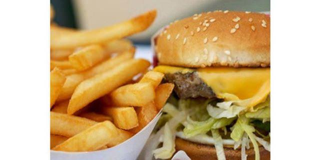 <p>Yapılan araştırmalar fast food'un beynin kimyasını değiştirdiğini ortaya koymuştur.</p>