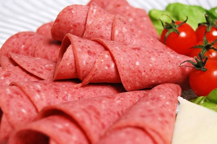<p>Doğal proteinler sinir sisteminin yapılanmasına katkıda bulunurken, işlenmiş proteinler sinir sistemini tahrip eder</p>