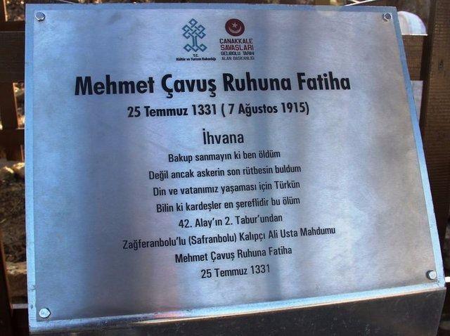<p>Çanakkale'de şehit olan kahraman askerlerden Safranbolulu Mehmet Çavuş’a ait olduğu belirlenen mezar taşındaki yazı daha sonra tercüme edildi.</p>