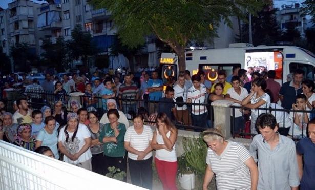 <p>Sinir krizi geçiren aileye, olay yerinde hazır bekletilen sağlık ekipleri tarafından müdahale edildi.</p>

<p> </p>
