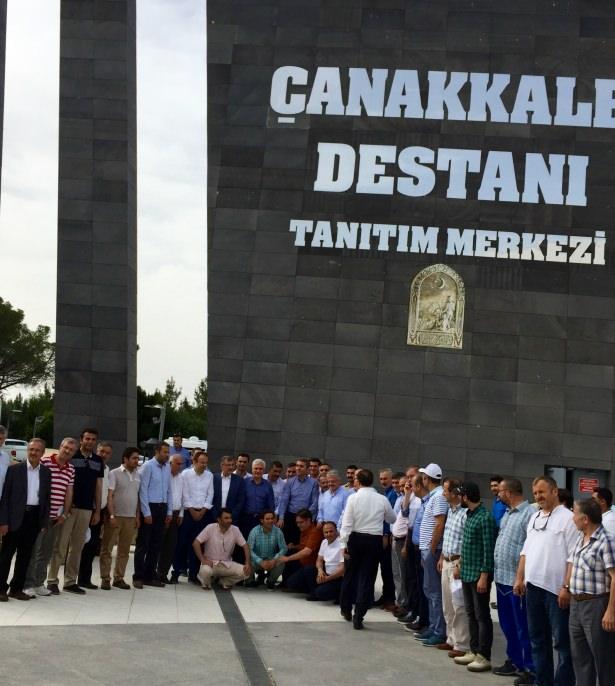<p>Kuruluşunda Çanakkale olan bir milleti kimse birbirine düşüremez, hamurunda Çanakkale olan bir milleti kimse düşman yapamaz. Ne yaparlarsa yapsınlar, bu millet bir daha diz çökmeyecek.</p>