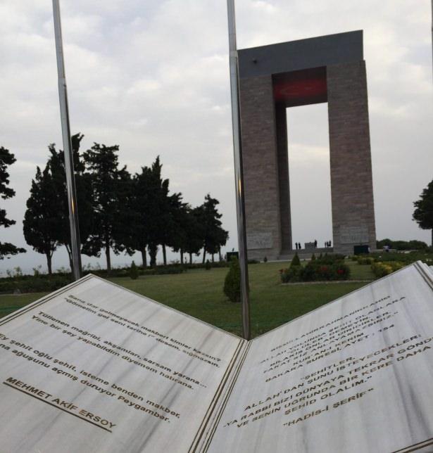<p>Temurci, Mehmet Akif'in "Kimi Hindu, kimi yamyam, kimi bilmem ne bela" dizelerini anımsatarak, "Şimdi de biz diyoruz ki, bu iftar sofralarında herkesin şunu tekrar tekrar hatırlaması lazım. Kimi PKK'lı, kimi DHKP/C'li, kimi paralel, kimi siyasete bürünmüş hainler, o gün bu ülkeye, bu millete ne yapılıyorsa, şu an aynı şeyi yapmaya gayret ediyorlar. Onun için ramazan uyanmamıza, tekrar ayağa kalkmamıza vesile olsun.</p>