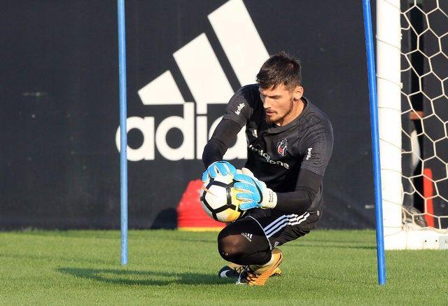 <p><strong>1.5 MİLYON EURO BEKLENTİSİ</strong></p>

<p>Boyko’ya talip olan Yunanistan takımı PAOK, bu düşüncesinden vazgeçerken, geçen sezon Milosevic’i kiralayan Alman ekibi Darmstad ise bedava olması halinde oyuncuyu alabileceğini kulübe iletti. </p>
