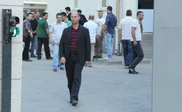 <p>IŞİD'in 11 Haziran'da kaçırdığı Musul Başkonsolosu ve 48 çalışanı, sabaha karşı Türkiye'ye getirildi.</p>