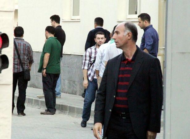 <p>49 Türk, Şanlıurfa'da bir kamu binasında bekletiliyor.<br />
 </p>

