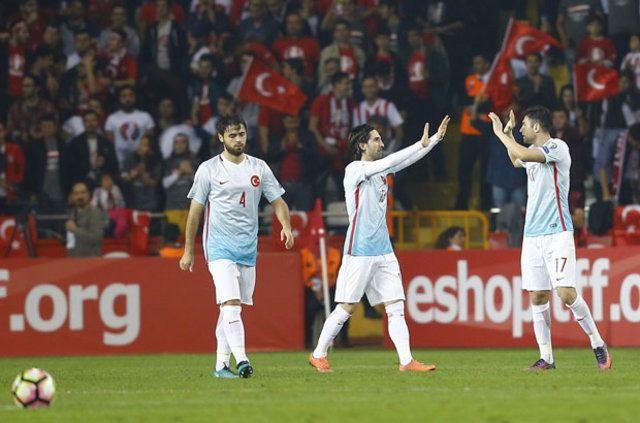 <p>İşte Sergen Yalçın için yapılan yorumlar...</p>
