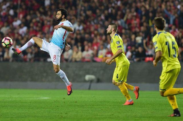 <p>"Bence Emre Mor, Sergen Yalçın'ın hatrına oyuna girmeli artık."</p>