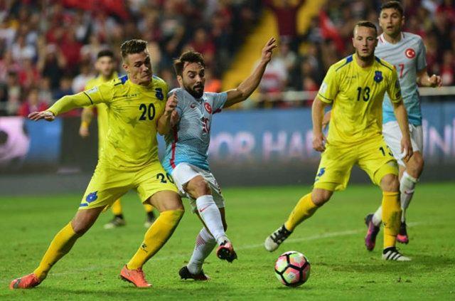 <p>"Sergen Yalçın harbiden futbolu "bırakmış"..."</p>