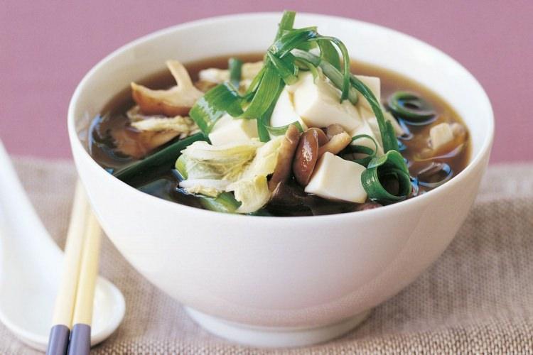 <p><strong>Tofu çorbası</strong></p>

<p> </p>
