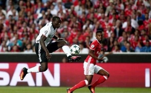 <p>BEŞİKTAŞ<br />
<br />
ABOUBAKAR - Mario Gomez'in yerine kadroya katılan Aboubakar, istikrarsız bir görüntü çiziyor. Zaman zaman çok etkili olan Aboubakar, zaman zaman da kaçırdığı gollerle konuşuluyor. Aboubakar'ın ligde sadece 2 golü bulunuyor.</p>
