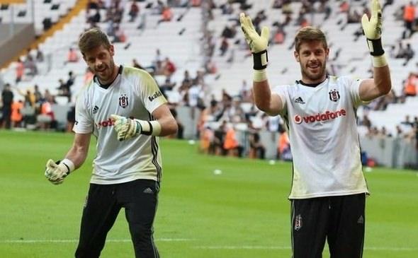 <p>FABRICIO<br />
<br />
FABRI - Fabri, Şenol Güneş'ten formayı kapmayı başaran isimlerden. Zaman zaman sürpriz hatalar yapsa da Fabri sergilediği performansla Beşiktaş taraftarından tam puan aldı. Ayrıca Fabri'nin Dinamo Kiev maçındaki gözyaşları da siyah-beyazlı taraftarı çok etkilemişti.</p>
