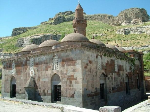 <p>BİTLİS<br />
Toplam Nakdi Krediler (Bin TL): 1.508.101<br />
Takipteki Alacaklar (Bin TL): 32.319<br />
Takipteki Alacaklar/Toplam Nakdi Krediler (%): 2,14</p>