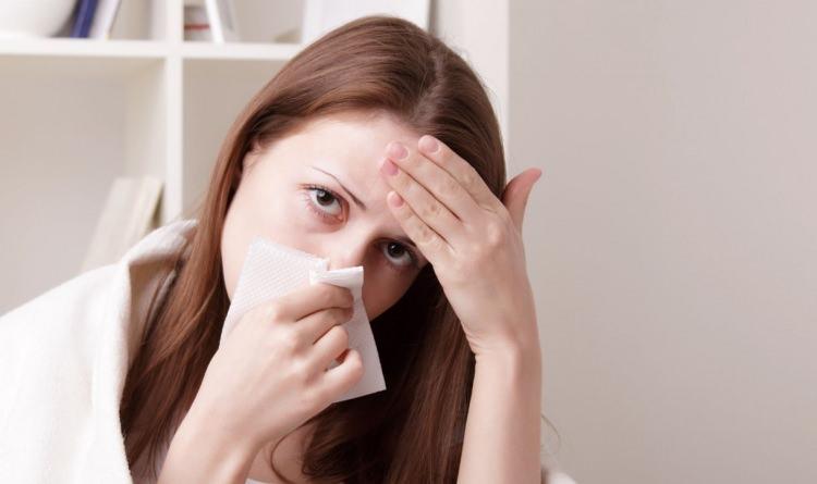 <p>Bunun içinde günde en az 5 porsiyon olmak şartıyla meyve ve sebze tüketimini arttırmak, yeterli vitamin ve mineral alımı için çok önemlidir.</p>
