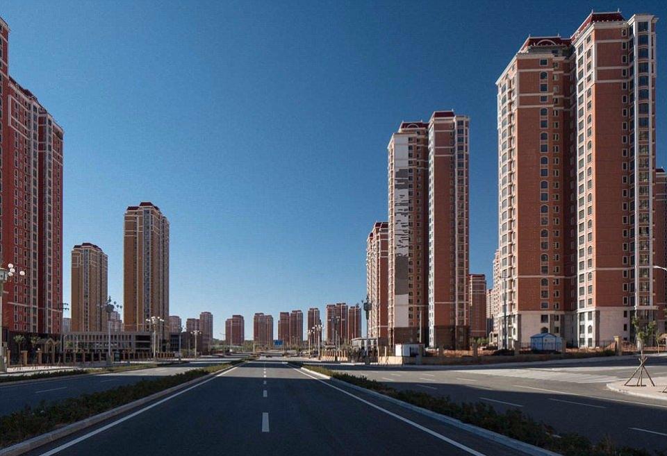 <p>İç Moğolistan Özerk Bölgesi’ndeki Ordos, Çin’in en büyük hayalet şehri olma özelliğini taşıyor.</p>

<ul>
</ul>
