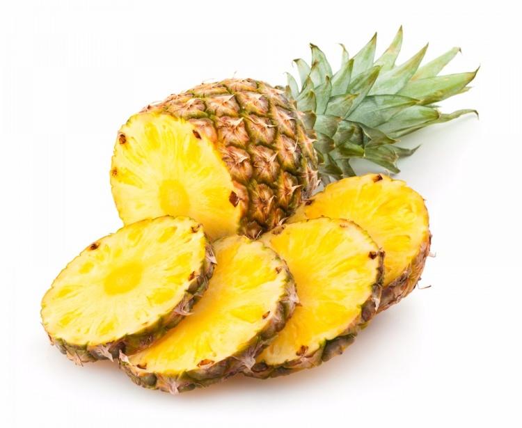 <p><strong>ANANAS</strong></p>
<p>Vücudunuzdaki toksinlerin atılmasına yardımcı olur.</p>