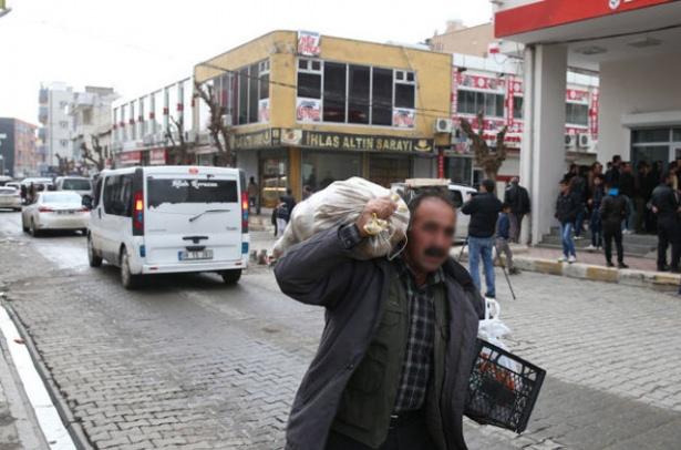 <p>"Ama Silopi'de bu parantez kapandığına göre hızlı telafi, restorasyon ve rehabilitasyon süreçlerini yapacağız" ifadesini kullandı.</p>

<p> </p>
