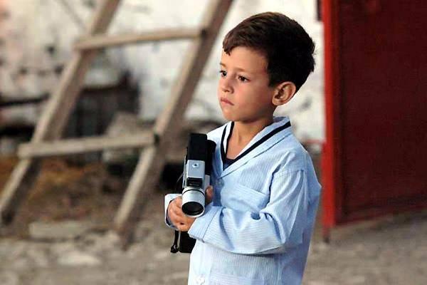 <p>"Babam ve Oğlum" filmindeki oyunculuğuyla hafızalara kazınan Ege Tanman 19 yaşında bir delikanlı oldu.</p>
<p> </p>