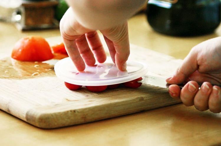 <p>Ya da plastik bir kapak ile de kesebilirsiniz.</p>