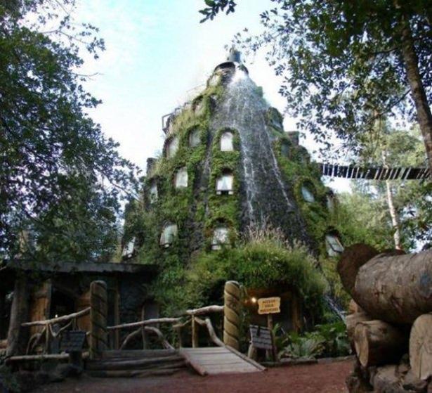 <p><strong>Hotel la Montana Magica, Şili</strong></p>

