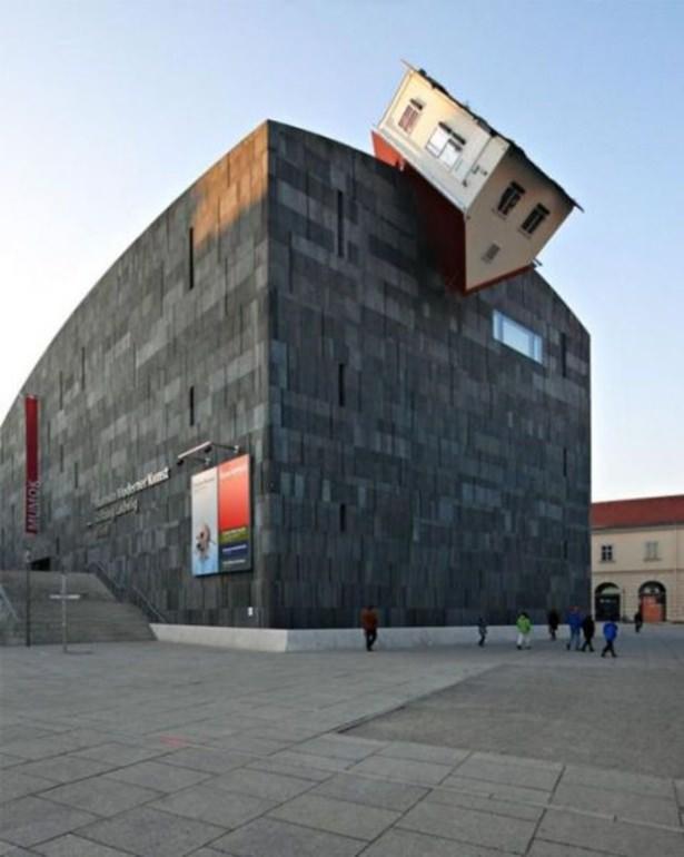 <p><strong>Erwin Wurm House Attack, Viyana, Avusturya</strong></p>