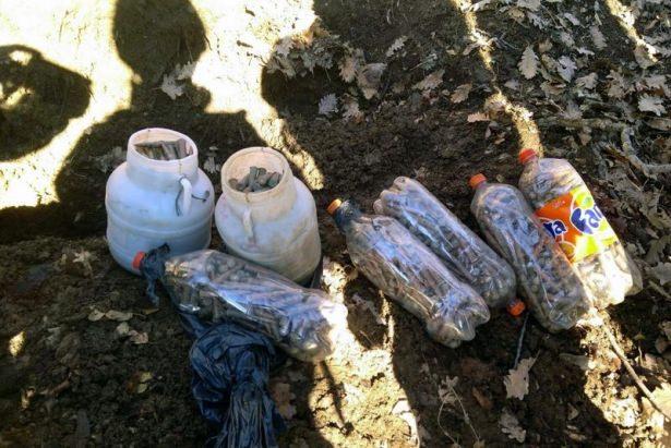 <p>Şırnak'ta PKK'ya yönelik operasyonlarda 155 barikat ve 124 el yapımı patlayıcı etkisiz hale getirildi, bin 567 ev kontrol edildi.</p>