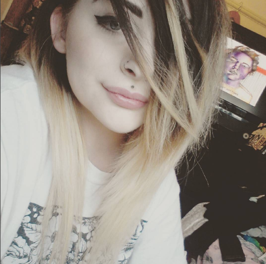 <p>Sophia, instagram hesabından sık sık makyajlı ve makyajsız fotolarını takipçileri için paylaşıyor. </p>
