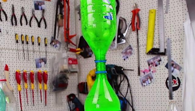 <p>Plastik şişeden peçetelik yapmakta mümkün.</p>
<p> </p>
