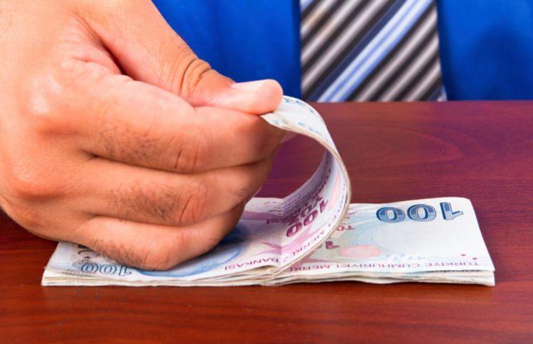 <p>11.6 milyon emeklinin zam dönemi yaklaşırken; maaş artış sisteminde değişiklik yapılması gündemde. </p>
