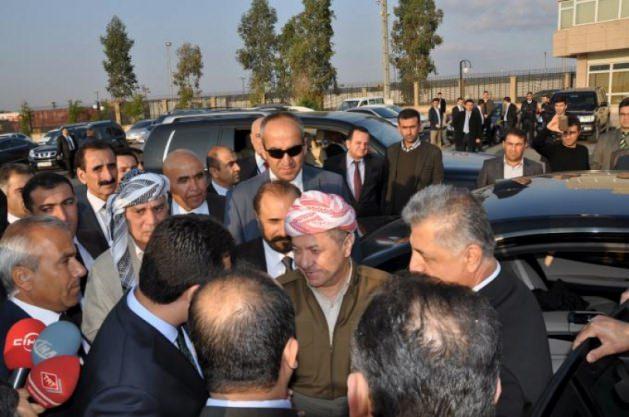 Diyarbakır'da Başbakan Erdoğan ile görüşecek olan Barzani ile Perwer'i Ak Partililer karşıladı.