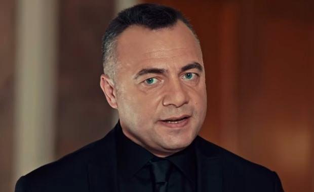 <p><strong>Oktay Kaynarca</strong><br />
<br />
Çarşı iznine çıkan çocukları şehit eden şerefsizler,şehit ettiğiniz o çocukların arkadaşlarının aklındaki tek şey sizsiniz unutmayın.İntikam. Kavganın savaşın bir şerefi olur, bu korkaklık şerefsizlik ...Ve işte sadece bu sebepten bile kazanamayacaksınız!!! Ruhunuz şad mekanınız cennet olacak kardeşlerim....</p>

<p> </p>
