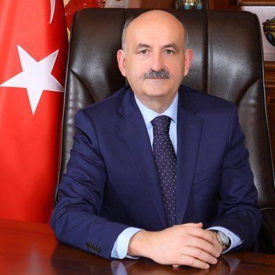 <p><strong>Mevlüt Çavuşoğlu</strong><br />
<br />
Alçaklara, kalleşlere teslim olmayacağız.  Ülkemizde gölge oyunu oynatmaya çalışan hainlere misliyle karşılık vereceğiz. Namertler karşısında bir olacağız, birliğimize kastedenlerin tuzaklarını başlarına yıkacağız. Tüm evlatlarımızın intikamını alacağız. Onlar Aziz Milletimizin kahramanları olarak tarihe geçerken, katillerini yok olmaya mahkum edeceğiz.</p>
