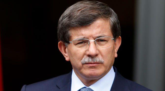 <p><strong>Ahmet Davutoğlu</strong><br />
<br />
Kayseri'de verdiğimiz aziz şehitlerimize Rabbim'den rahmet diliyorum. Türk Silahlı Kuvvetleri'ne ve ailelerine taziyelerimi iletiyorum. Terörle varılacak bir yer olmadığını herkes görecek. #Başaramayacaksınız</p>
<p> </p>