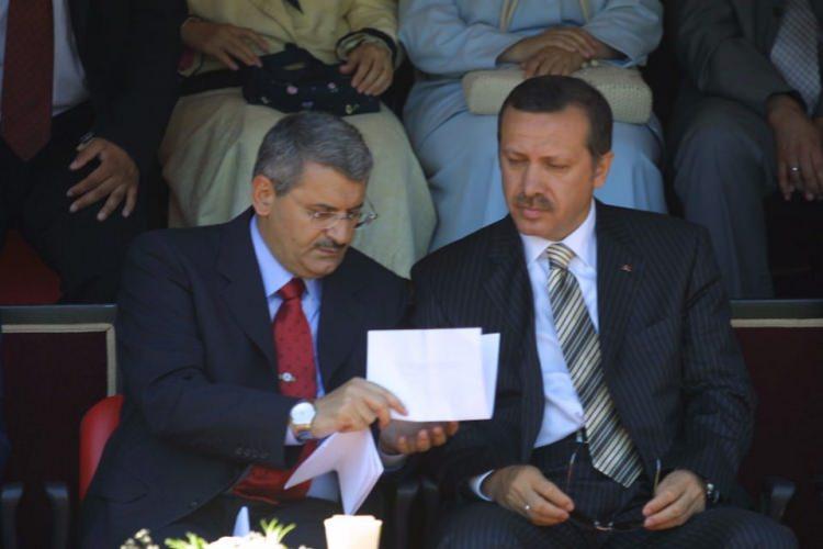 <p>Başbakan Recep Tayyip Erdoğan, Gemi Trafik Denetleme Dairesini ziyaret etti. (1 Temmuz 2003)</p>
