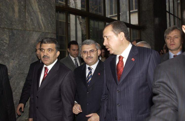 <p>AK Parti Grup Toplantısı (6 Oca 2004)</p>
